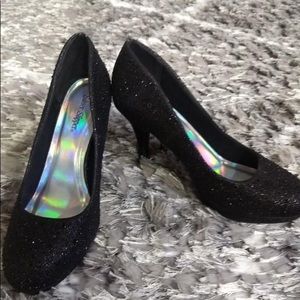 Black sparkly dress shoes
